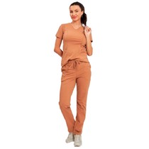 Pijama Scrub Cirúrgico Feminino Manga Curta Tec Easy Loren Slim Camel GG - Dana Jalecos